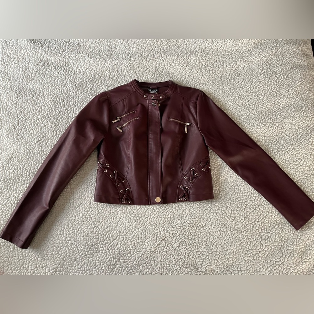 NWOT Venus Women’s Jacket Size Medium